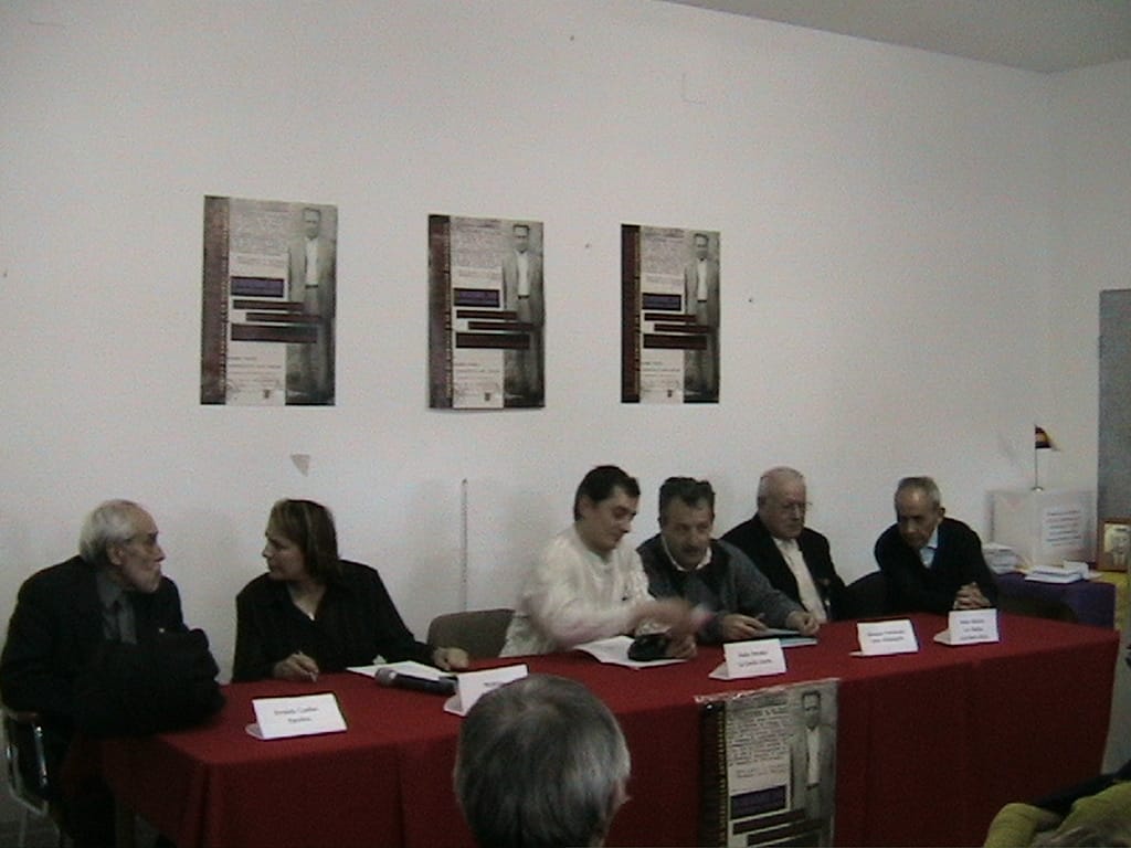 Ponentes durante la presentación del libro